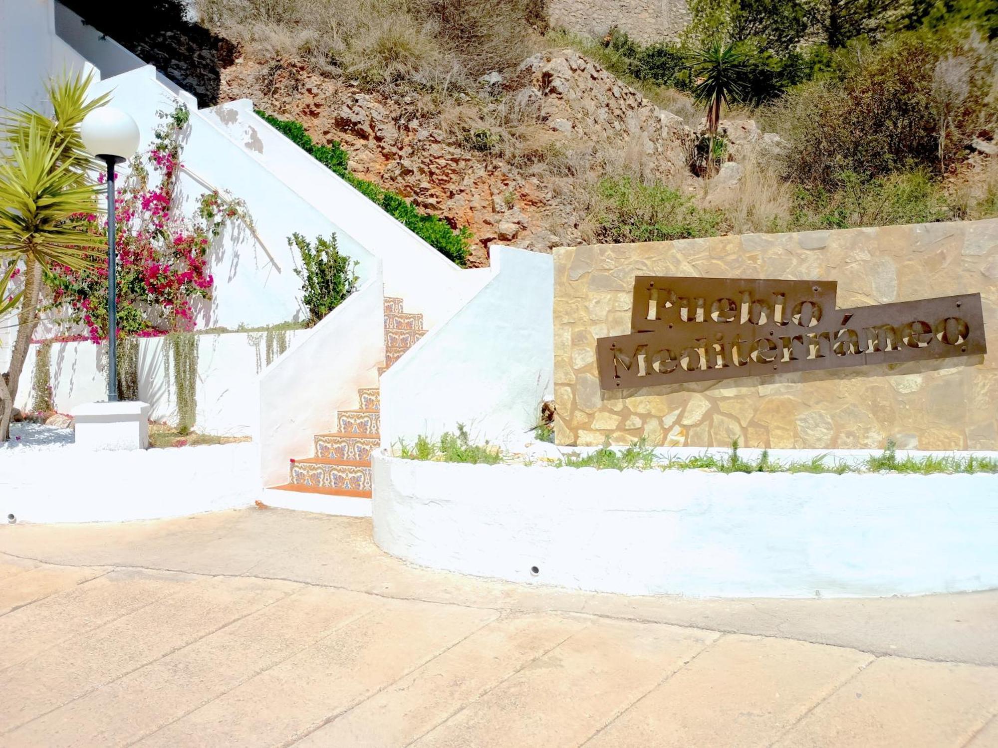 Royal - With Sea View & Terrace Apartment